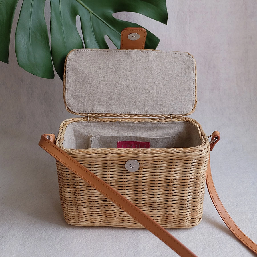 "Jill" Natural Camera Wicker Bag