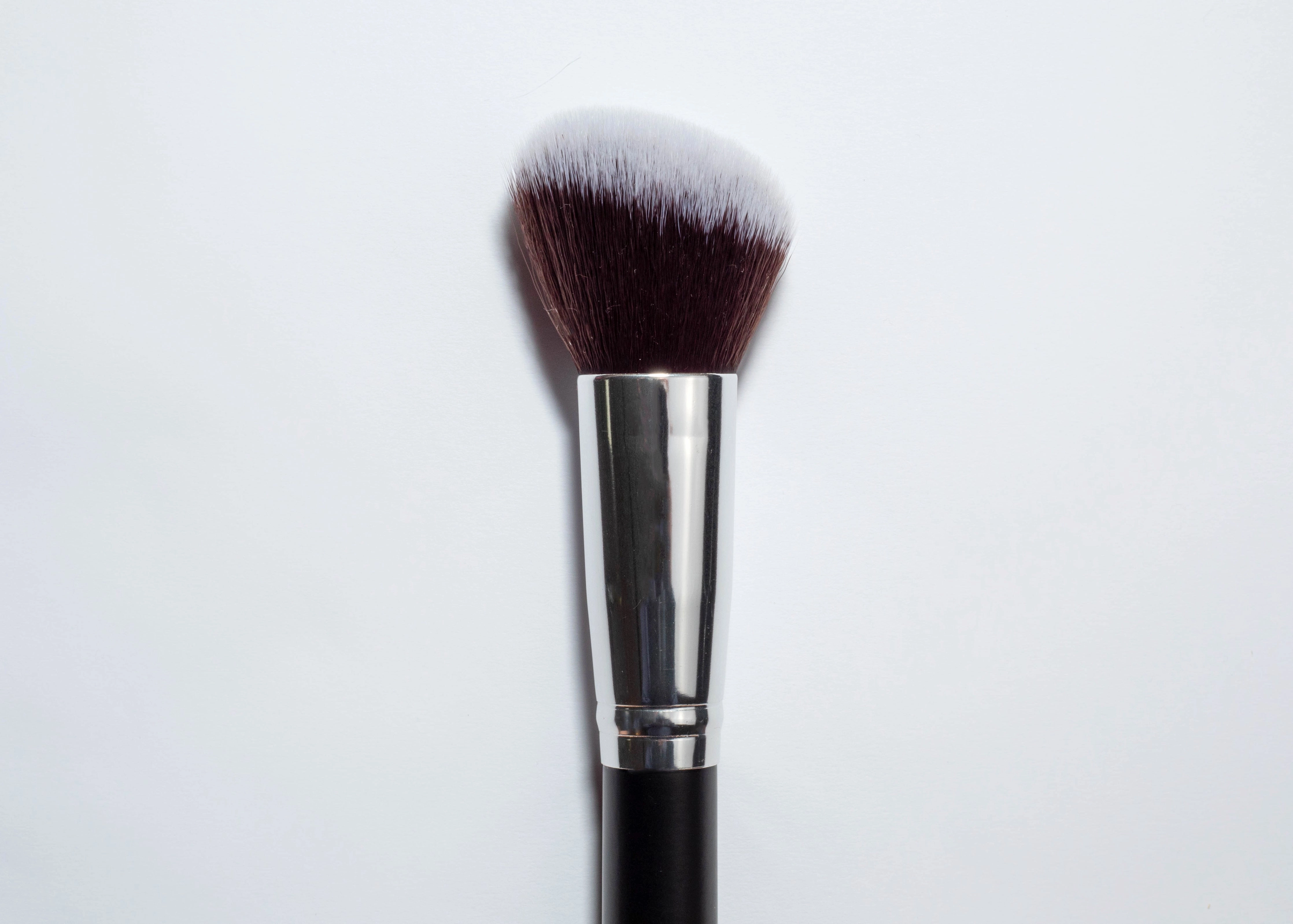 Black Angled Powder Contour Brush