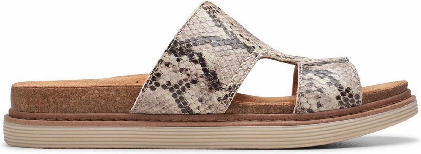 Clarks Women's Arwell Walk Flat Sandal