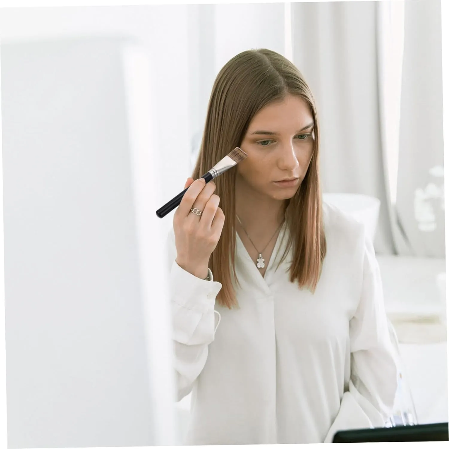 Housoutil 5pcs Flat Foundation Brush for Women Multi-use Makeup Tool Bristles for Blending Contouring and Highlighting Chic Design for Glamorous Looks