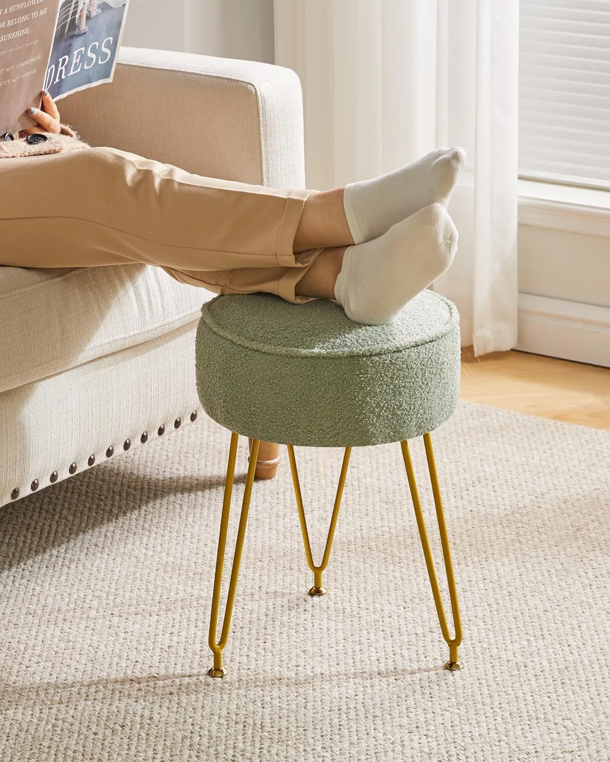IBUYKE Teddy Velvet Round Footrest Stool Ottoman, Makeup Vanity Stool Side Table, Velvet Dressing Table Seat, Pouf Couch Stool, for Living Room Bedroom, Light Green WBD009D