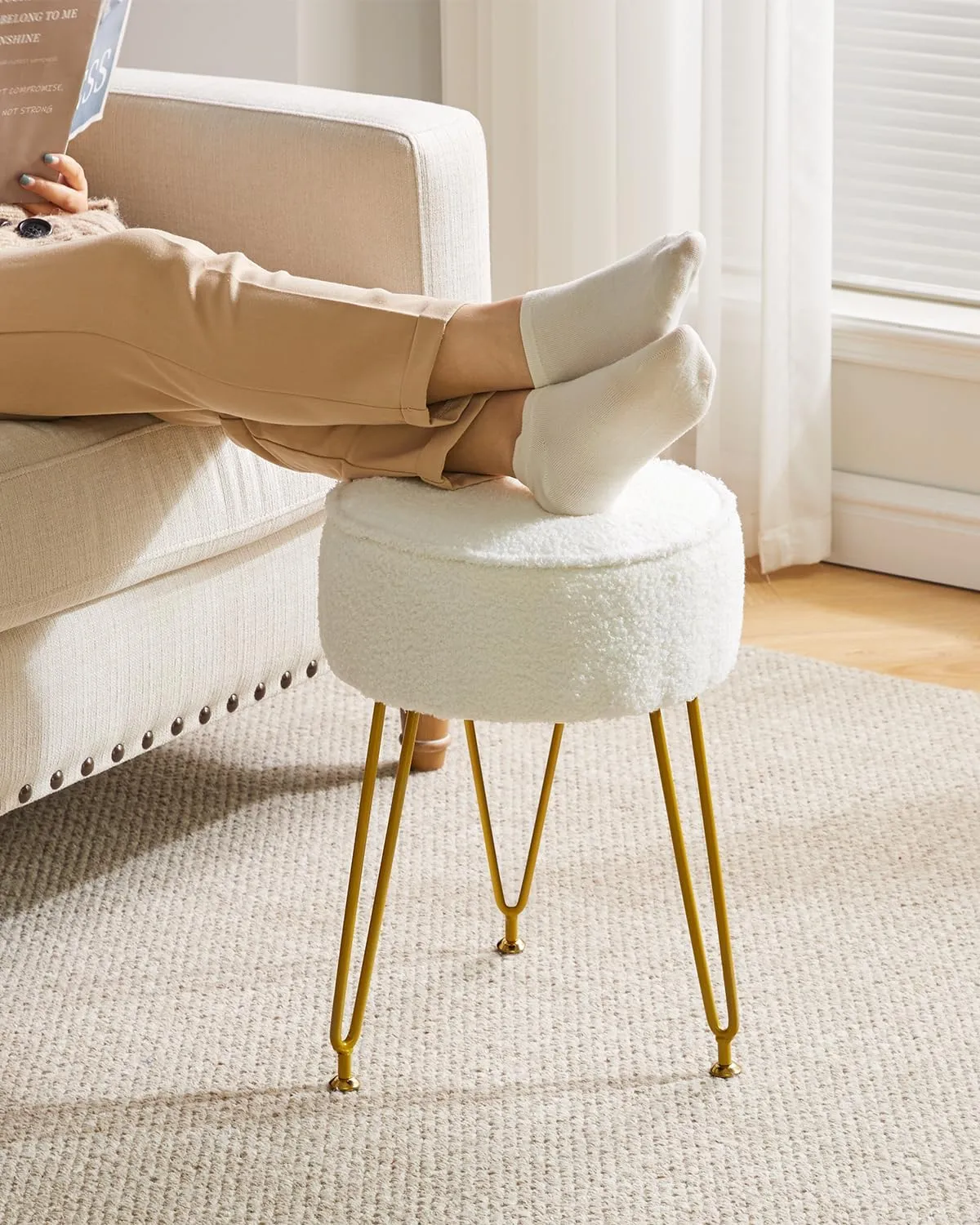 IBUYKE Teddy Velvet Round Footrest Stool Ottoman, Makeup Vanity Stool Side Table, Velvet Dressing Table Seat, Pouf Couch Stool, for Living Room Bedroom, White WBD009W