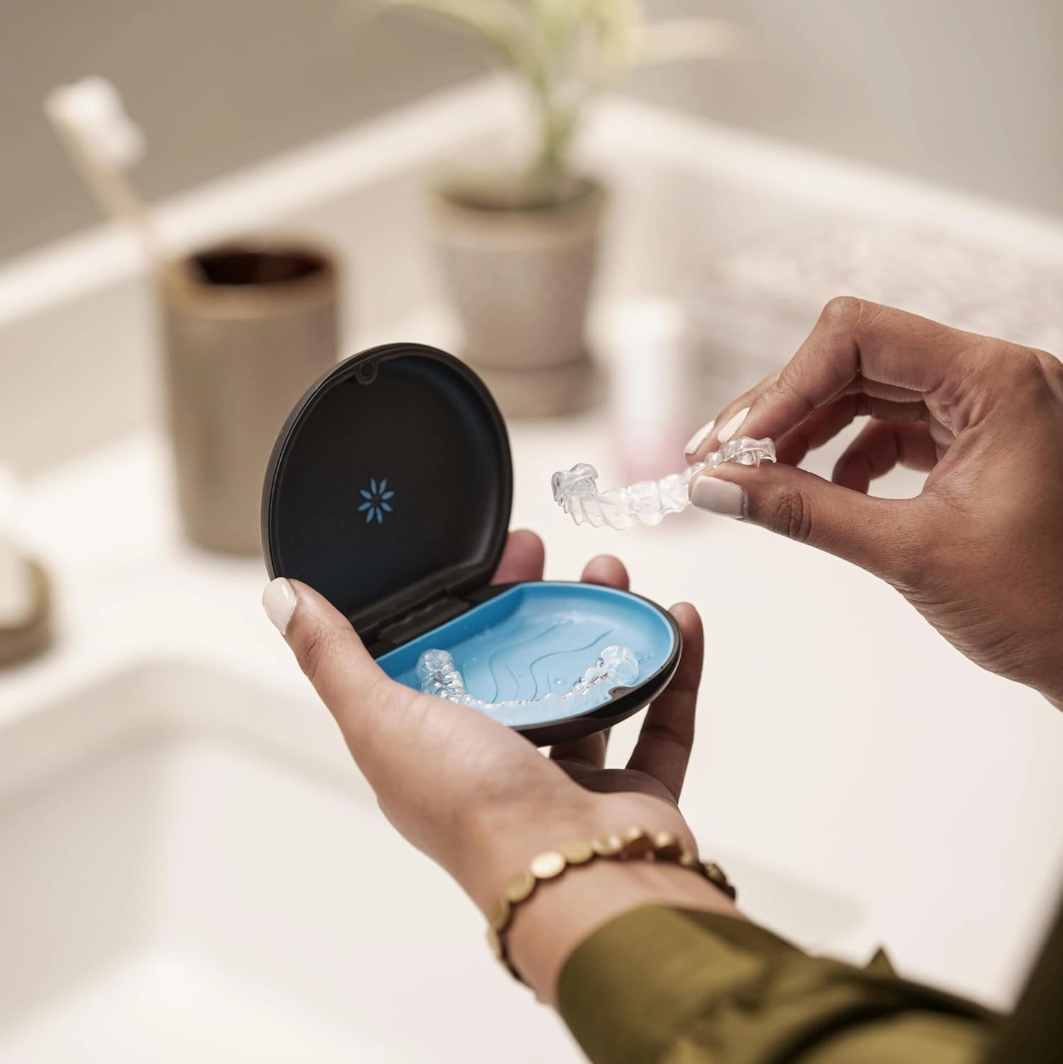 Invisalign Aligner and Retainer Case, The Great Wave