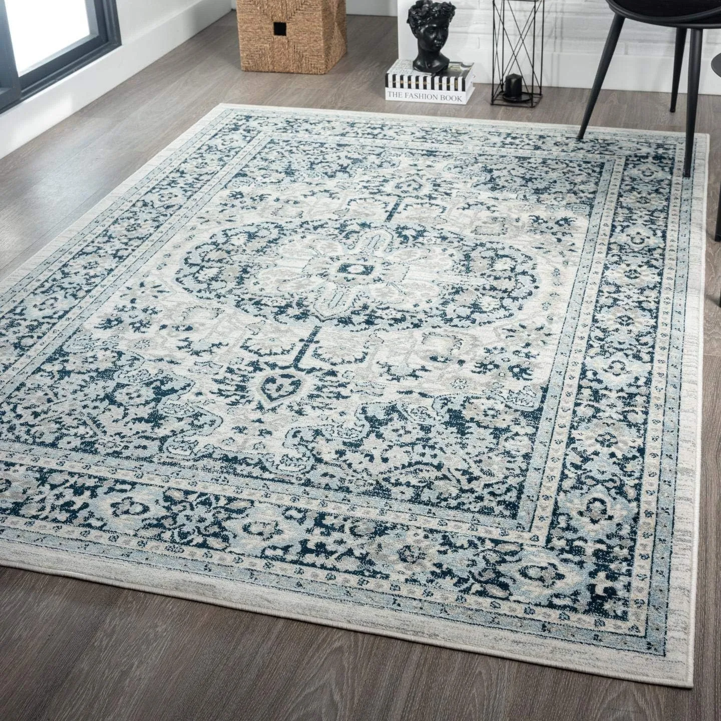 LUXE WEAVERS Oriental Floral Blue 8x10 Area Rug