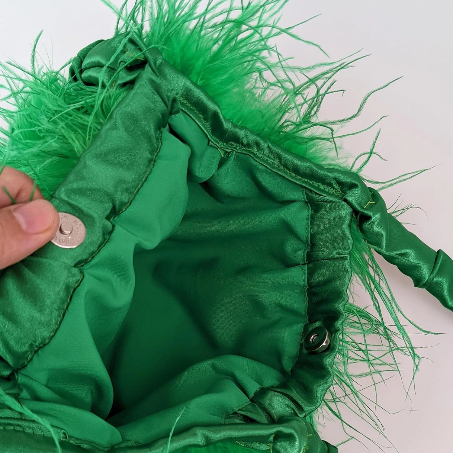 LVCOMEFF Women Ostrich Feather Purse Handbag Holiday Y2K Hobos Shoulder Bag with Pleated Strap for Party Prom